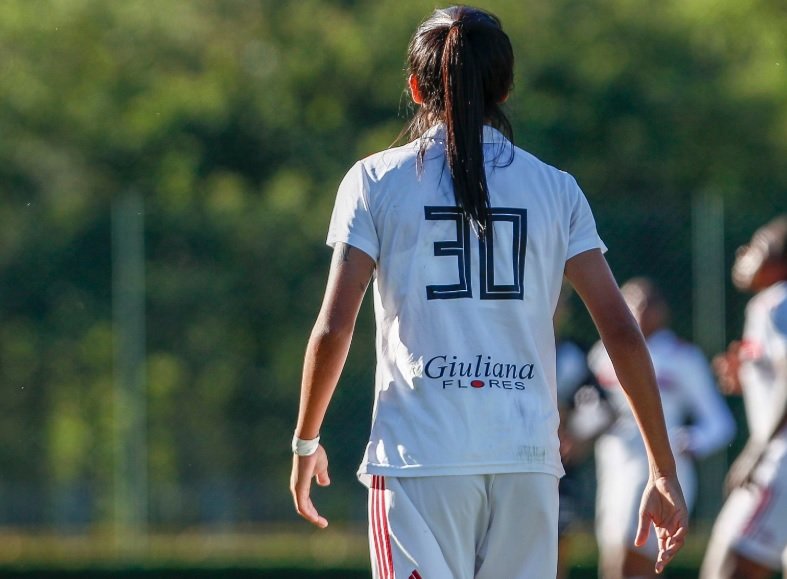 Futebol Feminino — Conheça a Parceria da Giuliana Flores com o Time São Paulo!