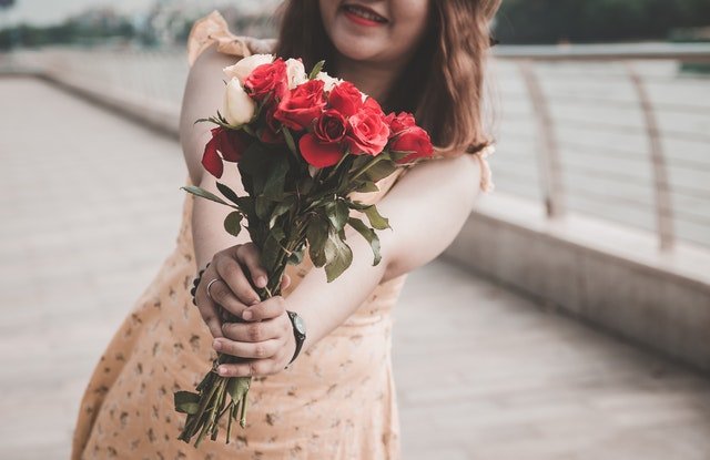 Descubra o que Significa Sonhar com Rosas Vermelhas | Giuliana Flores