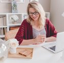 Trabalhar em Casa — Confira as Dicas da Giu para Melhorar o Desempenho do Home Office!