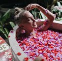 Banho com rosas: entenda os benefícios